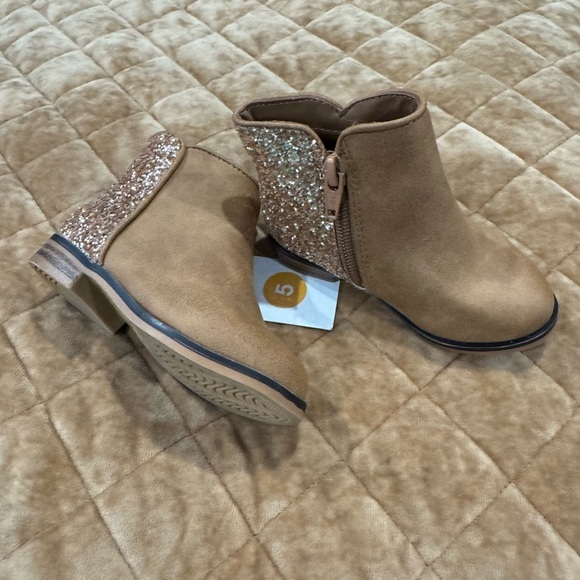 Cutest little Cat& Jack cowboy boots 4 your little cowgirl:just enough sparkle - Picture 1 of 7